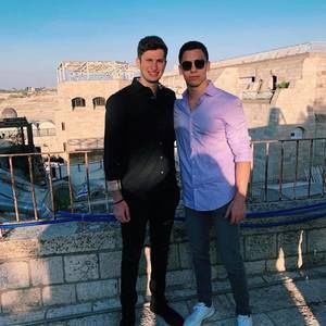 Meet your Posher, Joshua